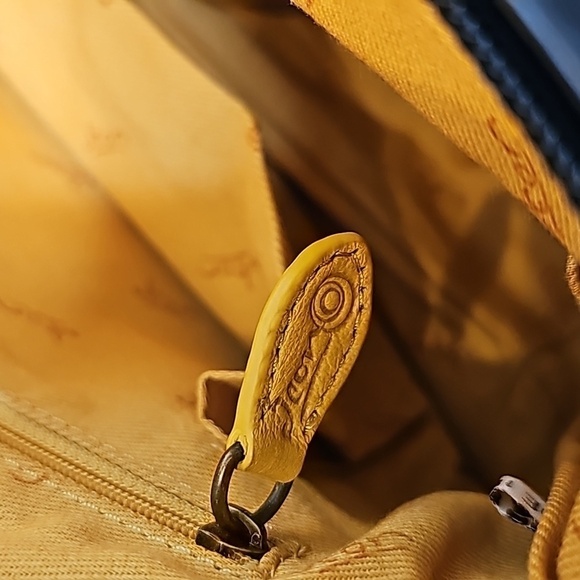 Painting Leather Red and Black Hand Bag from Jeon - Picture 10 of 11